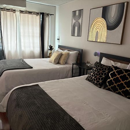 Stylish Cozy Quiet Family Retreat And Romantic Getaway Sleeps Up To 7 With Fast Wifi, Free Parking, Work Station, Alexa Enabled, Fenced In Backyard For Pets Grill Party Patio, Porch, Beach, Canal, Stadium,Boardwalk Restaurants, And Much More! Атлантик Сити Екстериор снимка