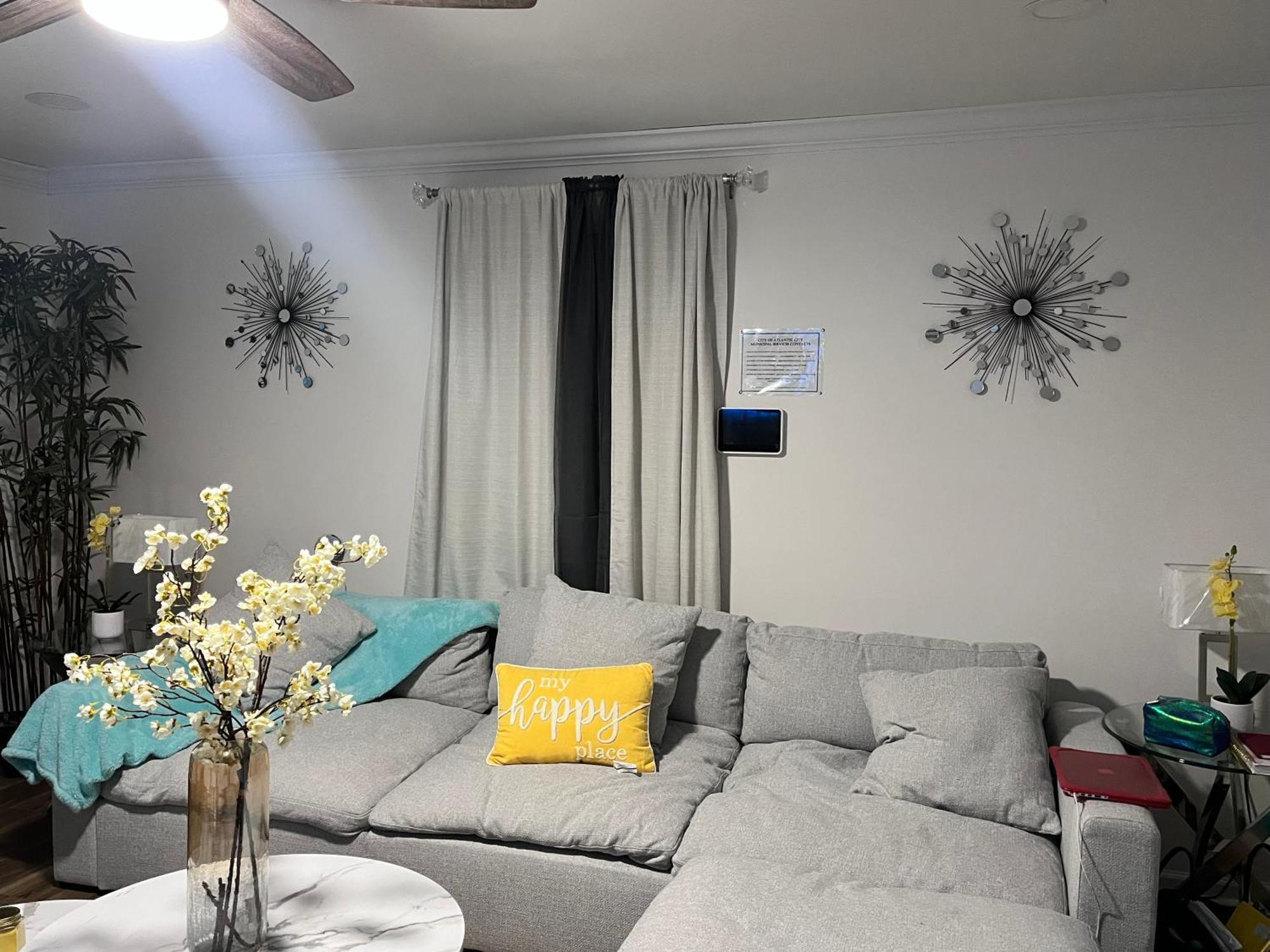 Stylish Cozy Quiet Family Retreat And Romantic Getaway Sleeps Up To 7 With Fast Wifi, Free Parking, Work Station, Alexa Enabled, Fenced In Backyard For Pets Grill Party Patio, Porch, Beach, Canal, Stadium,Boardwalk Restaurants, And Much More! Атлантик Сити Екстериор снимка