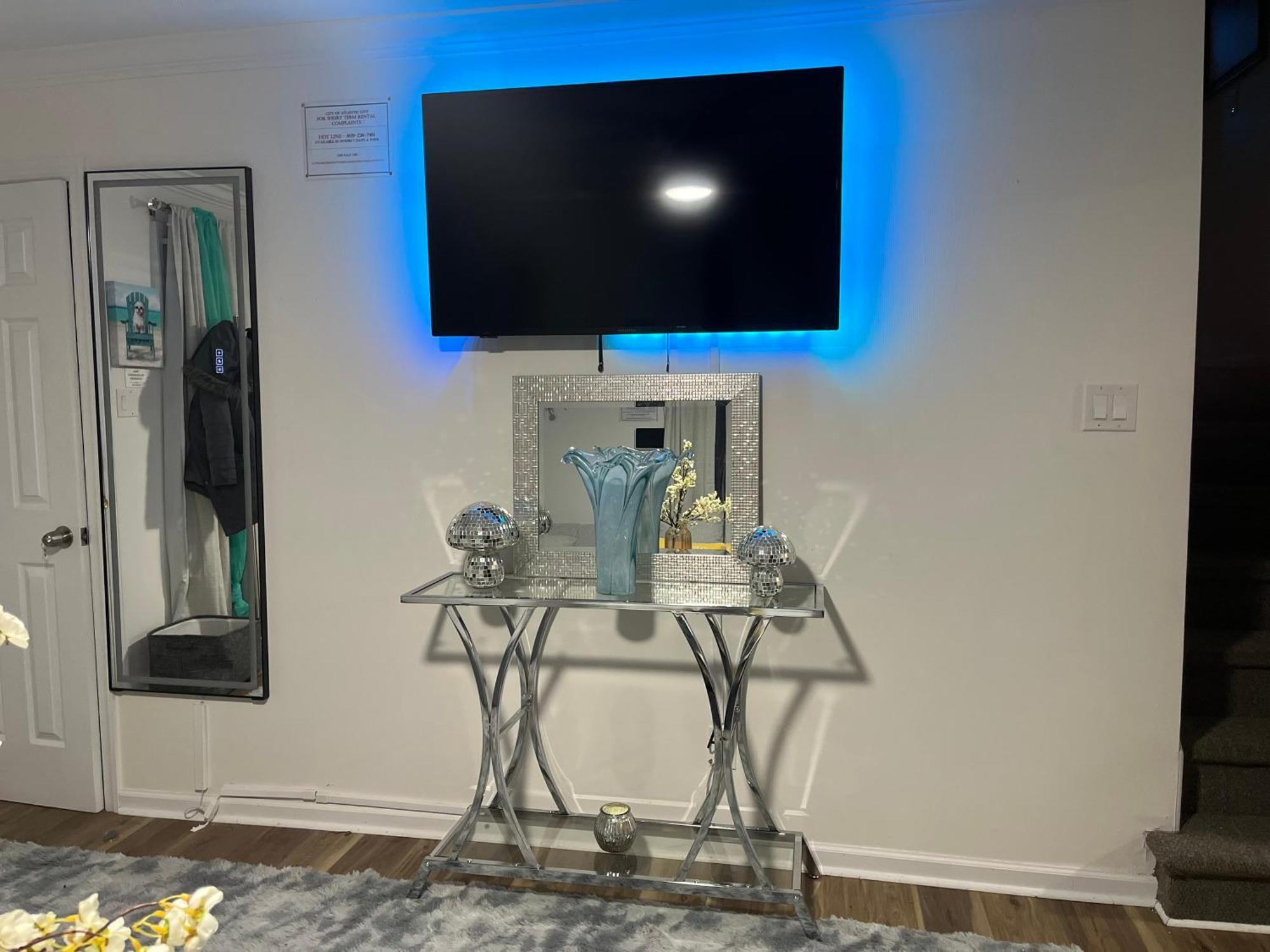 Stylish Cozy Quiet Family Retreat And Romantic Getaway Sleeps Up To 7 With Fast Wifi, Free Parking, Work Station, Alexa Enabled, Fenced In Backyard For Pets Grill Party Patio, Porch, Beach, Canal, Stadium,Boardwalk Restaurants, And Much More! Атлантик Сити Екстериор снимка