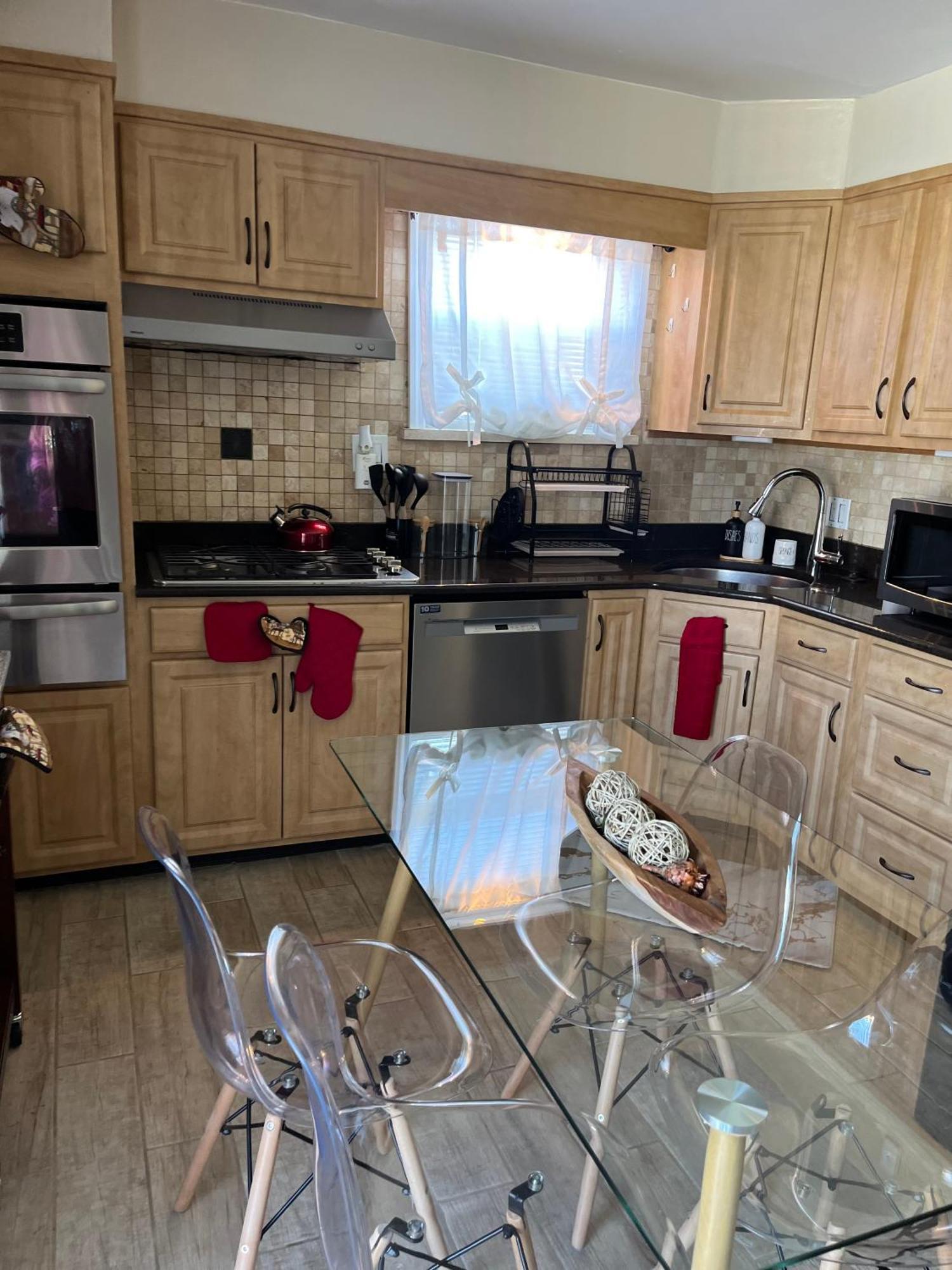 Stylish Cozy Quiet Family Retreat And Romantic Getaway Sleeps Up To 7 With Fast Wifi, Free Parking, Work Station, Alexa Enabled, Fenced In Backyard For Pets Grill Party Patio, Porch, Beach, Canal, Stadium,Boardwalk Restaurants, And Much More! Атлантик Сити Екстериор снимка