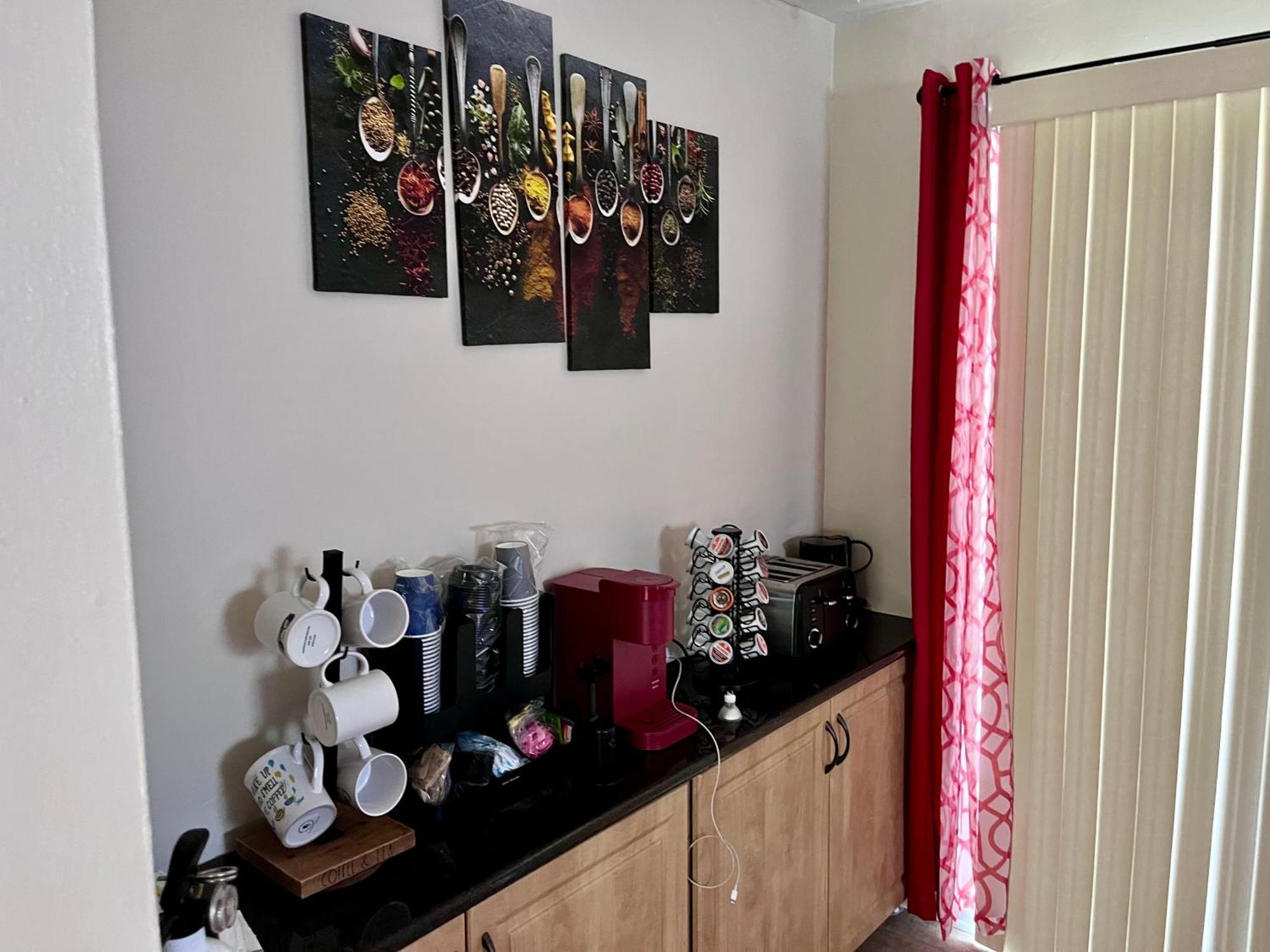 Stylish Cozy Quiet Family Retreat And Romantic Getaway Sleeps Up To 7 With Fast Wifi, Free Parking, Work Station, Alexa Enabled, Fenced In Backyard For Pets Grill Party Patio, Porch, Beach, Canal, Stadium,Boardwalk Restaurants, And Much More! Атлантик Сити Екстериор снимка