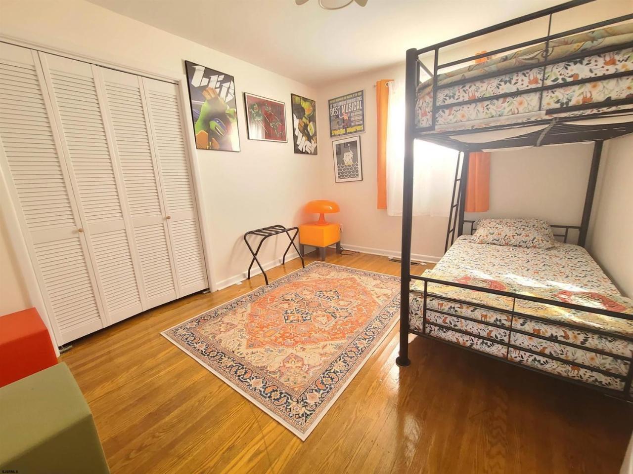 Stylish Cozy Quiet Family Retreat And Romantic Getaway Sleeps Up To 7 With Fast Wifi, Free Parking, Work Station, Alexa Enabled, Fenced In Backyard For Pets Grill Party Patio, Porch, Beach, Canal, Stadium,Boardwalk Restaurants, And Much More! Атлантик Сити Екстериор снимка